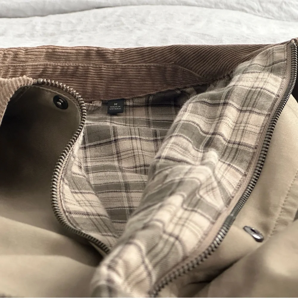 Uniqlo barn jacket - Picture 2 of 7